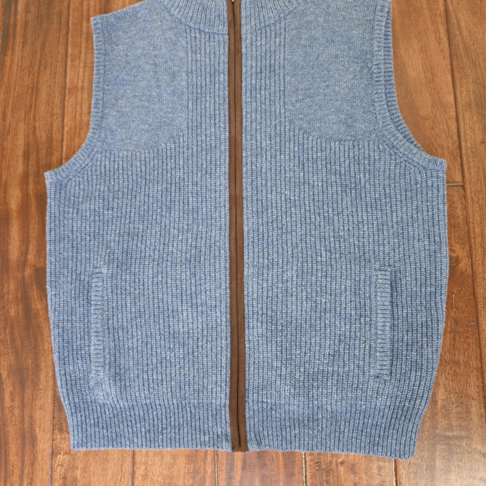 L.L. Bean Men's Blue Zip-Up Wool Sweater Vest Size L
